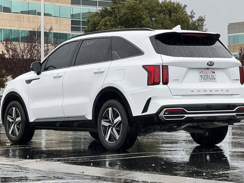 Used 2021 Kia Sorento EX w/ Panoramic Sunroof Package image 6