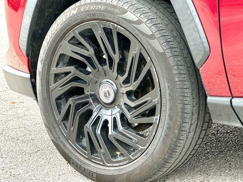 Used 2020 Toyota RAV4 XLE Premium image 11