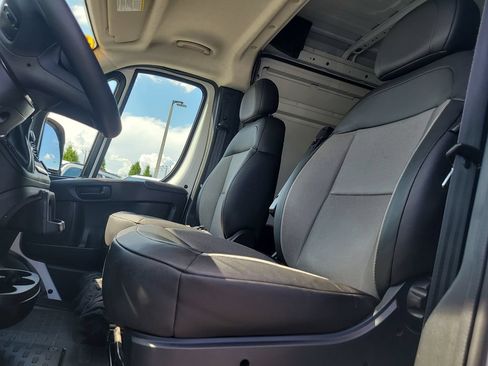 Used 2025 RAM ProMaster 2500 w/ Convenience Group FWD image 21