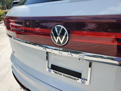 New 2026 Volkswagen Atlas Cross Sport SE FWD image 6