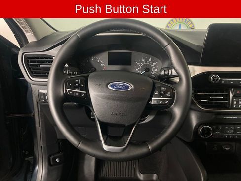 Used 2022 Ford Escape SE w/ SE Sport Appearance Package image 9