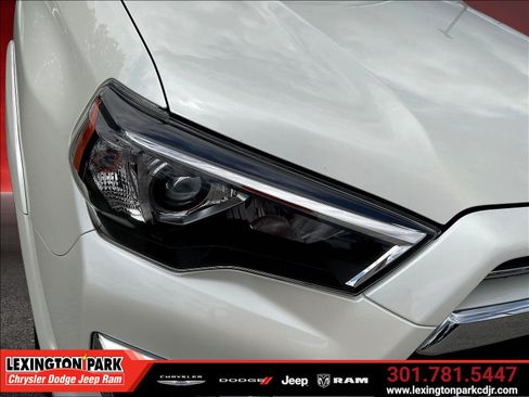Used 2023 Toyota 4Runner Limited AWD/4WD image 31