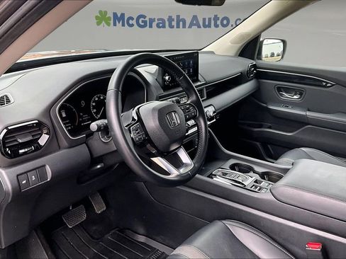 Used 2025 Honda Pilot EX-L image 17