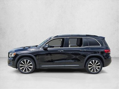 Used 2023 Mercedes-Benz GLB 250 4MATIC image 9