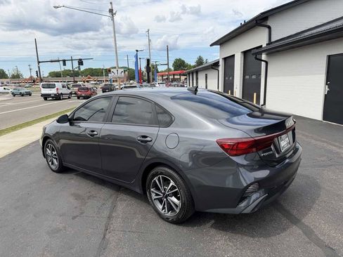 Used 2023 Kia Forte LXS FWD image 3