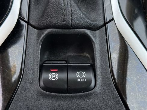 Used 2022 Toyota Corolla LE FWD image 21