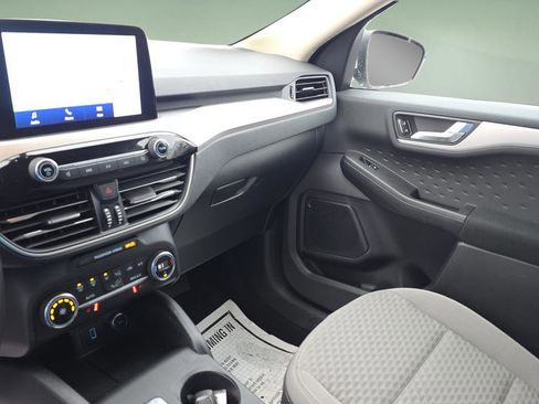Used 2020 Ford Escape SE image 22