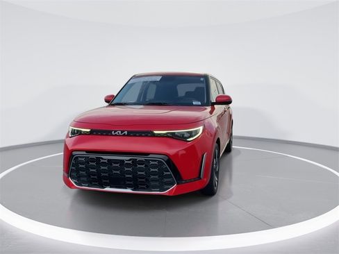 Used 2023 Kia Soul GT-Line w/ GT-Line Technology Package image 3