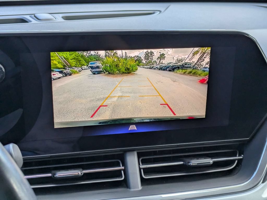 Used 2024 Chevrolet Trax LT w/ Driver Confidence Package FWD image 21