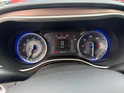 Used 2023 Chrysler Voyager LX FWD image 36