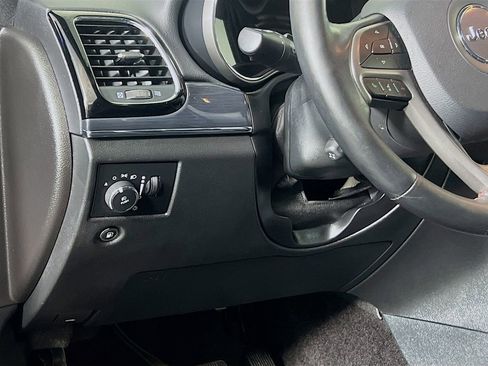 Used 2019 Jeep Grand Cherokee Trailhawk w/ Trailhawk Luxury Group AWD/4WD image 12
