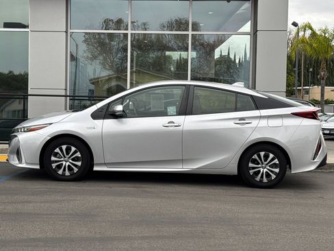 Certified 2022 Toyota Prius Prime XLE image 9