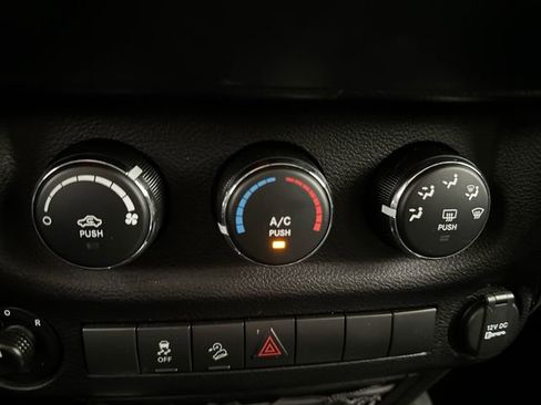 Used 2017 Jeep Wrangler Unlimited Sport w/ Quick Order Package 24S AWD/4WD image 17