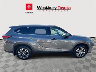 Used 2021 Toyota Highlander XLE