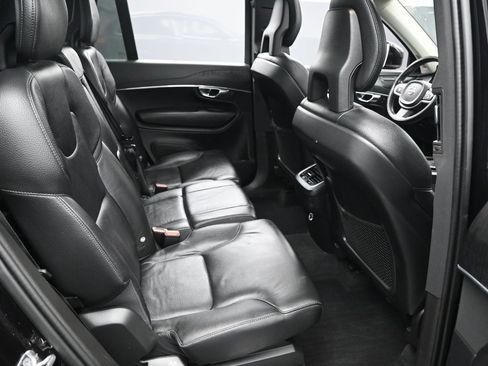 Used 2020 Volvo XC90 T5 Momentum image 33