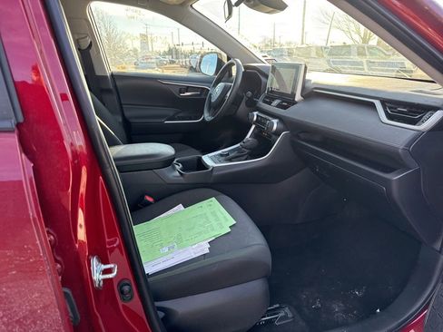 Used 2025 Toyota RAV4 XLE image 18