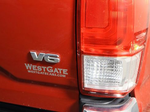 Used 2016 Toyota Tacoma SR5 image 36