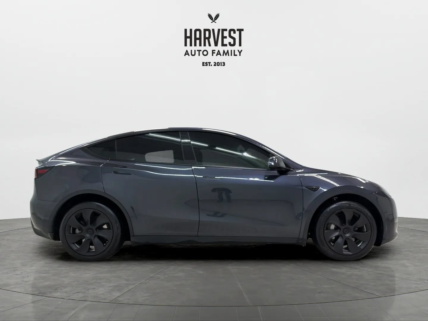 Used 2024 Tesla Model Y Long Range AWD/4WD image 8