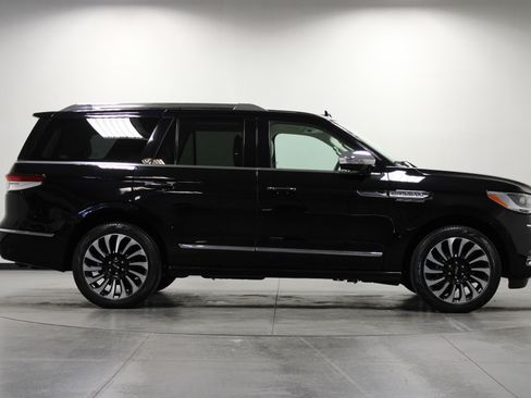 Used 2023 Lincoln Navigator Black Label image 3