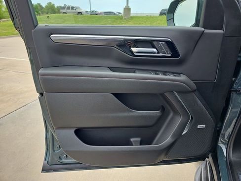New 2026 Chevrolet Suburban RST AWD/4WD image 23