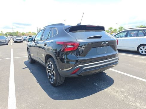 Used 2024 Chevrolet Trax RS w/ Sunroof Package FWD image 13