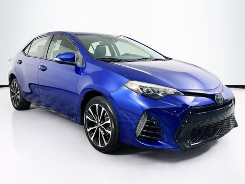 Used 2018 Toyota Corolla XSE FWD image 2