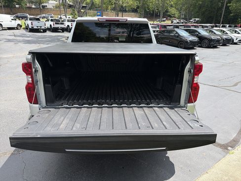 Used 2021 Chevrolet Silverado 1500 LT AWD/4WD image 17