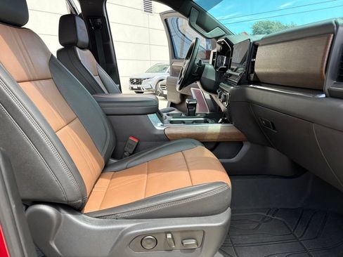 Used 2023 Chevrolet Silverado 1500 High Country w/ High Country Premium Package AWD/4WD image 42