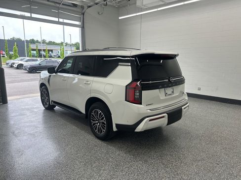 Used 2025 Nissan Armada SL w/ Captain's Chari Seat Package AWD/4WD image 2