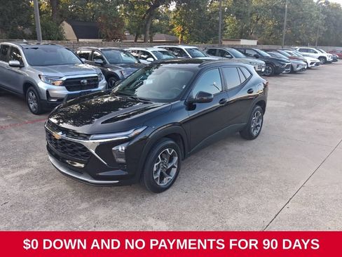 Used 2025 Chevrolet Trax LT w/ LT Convenience Package FWD image 1