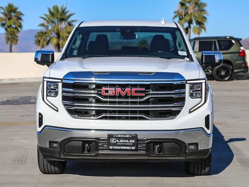 Used 2022 GMC Sierra 1500 SLT image 2