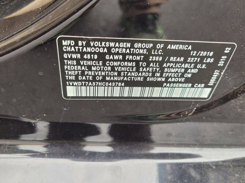 Used 2017 Volkswagen Passat 1.8T R-Line w/ R-Line Lighting Package image 18