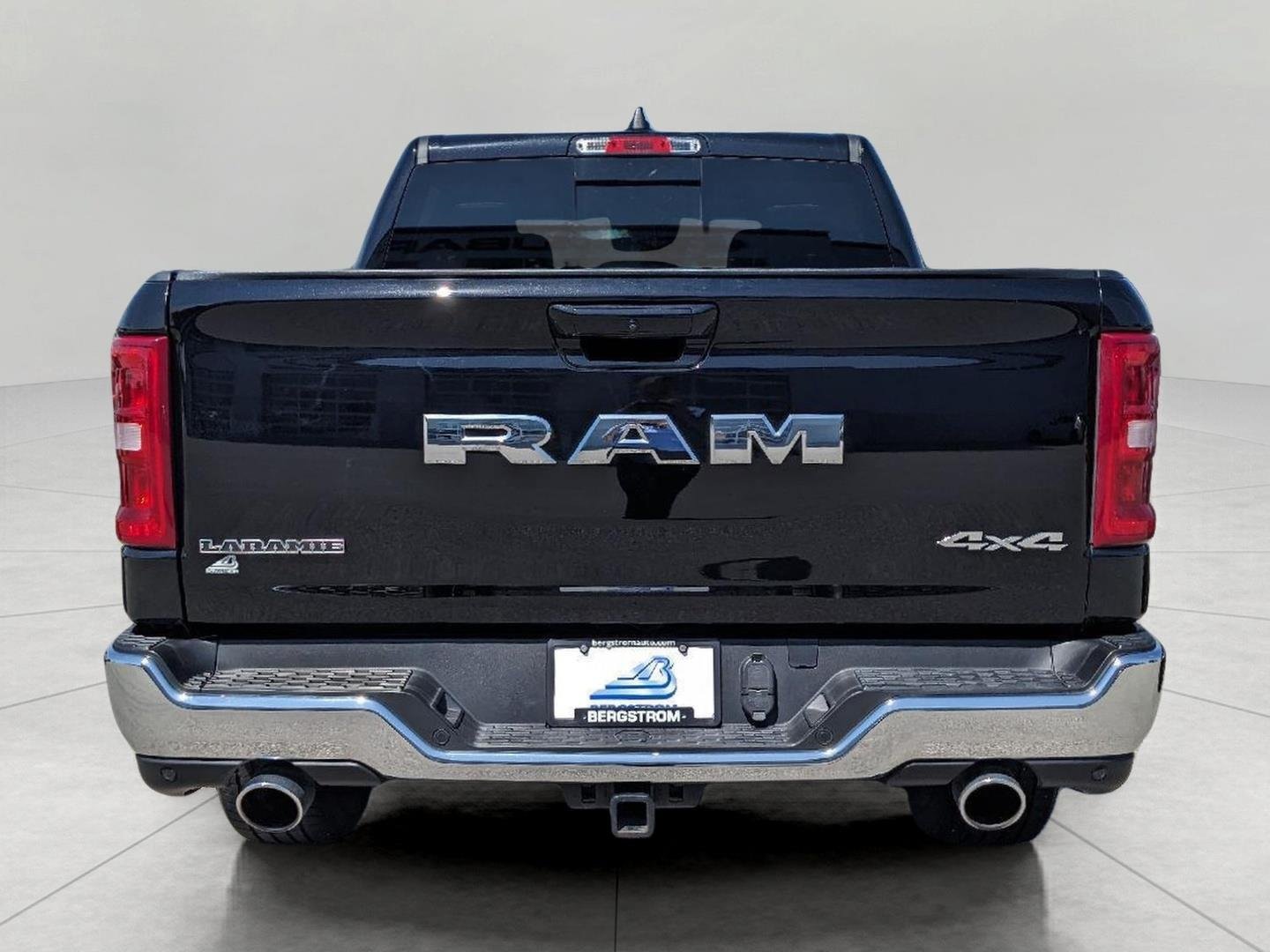 Used 2025 RAM 1500 Laramie AWD/4WD image 45