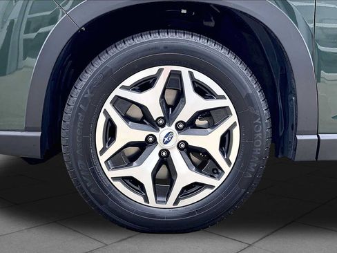 Certified 2023 Subaru Forester Premium AWD/4WD image 11