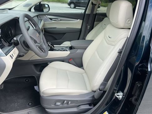 New 2025 Cadillac XT5 Premium Luxury image 19