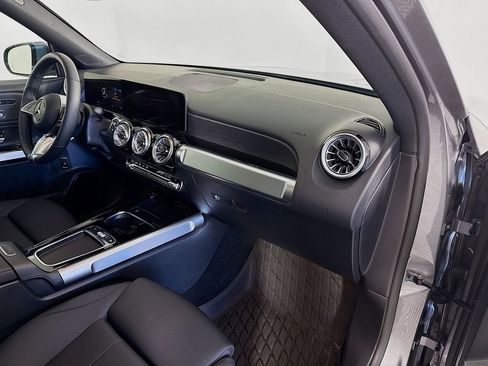 Used 2026 Mercedes-Benz GLB 250 4MATIC image 30