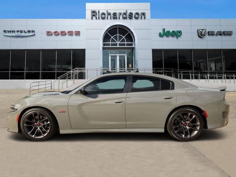 Used 2023 Dodge Charger Scat Pack RWD image 3