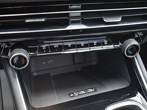 Certified 2024 Chevrolet Traverse RS w/ LPO, Floor Liner Package image 23