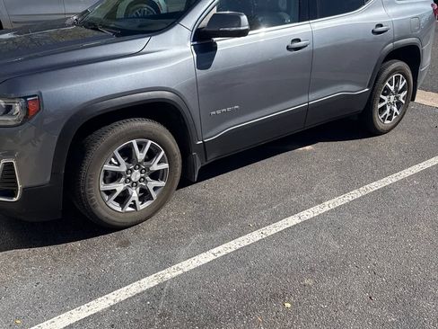 Used 2021 GMC Acadia SLT w/ Technology Package AWD/4WD image 1