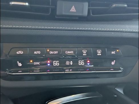 Used 2023 Buick Envision Essence FWD image 18