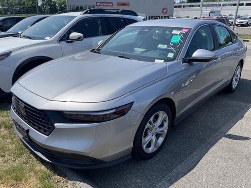 Used 2023 Honda Accord LX image 3
