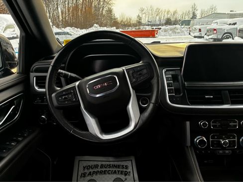 Used 2022 GMC Yukon SLT w/ SLT Premium Package image 15