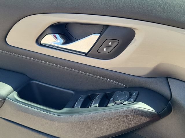 Used 2023 Chevrolet Traverse LT w/ LPO, Floor Liner Package AWD/4WD image 19