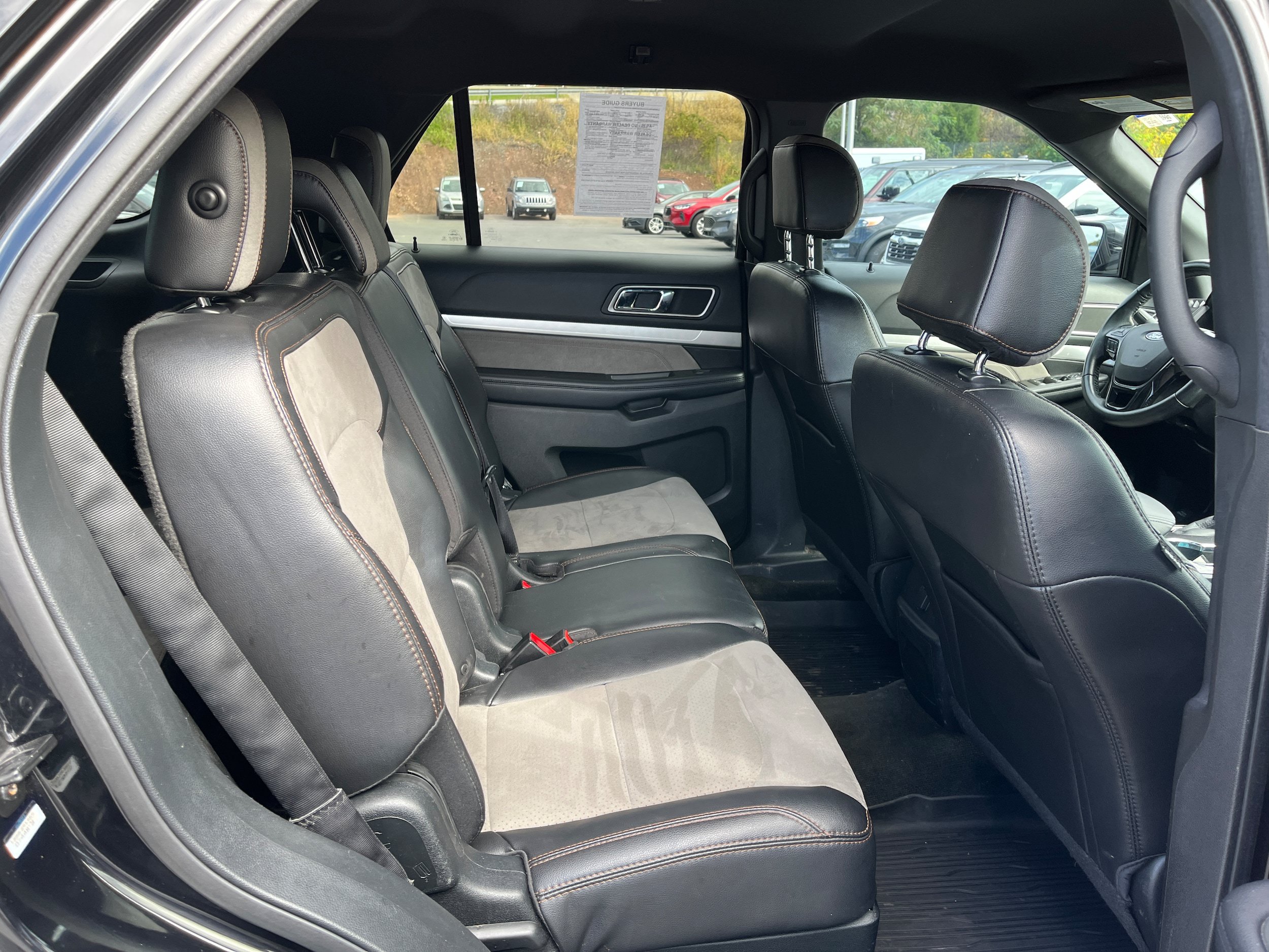Certified 2017 Ford Explorer XLT w/ XLT Technology Feature Bundle AWD/4WD image 7