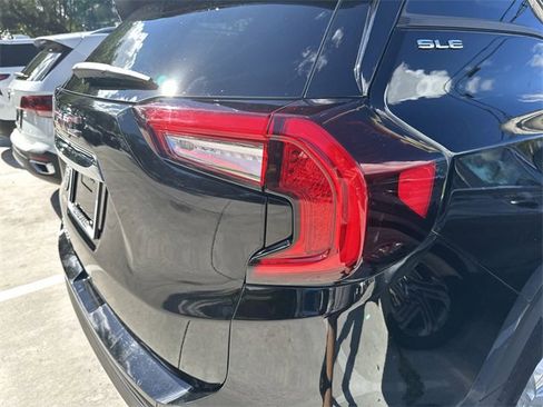 Used 2024 GMC Terrain SLE image 22
