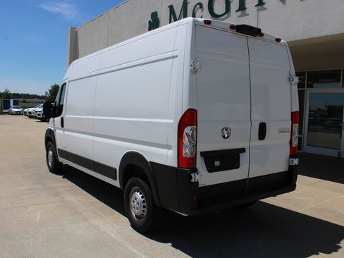 Used 2026 RAM ProMaster 2500 w/ Convenience Group FWD image 9