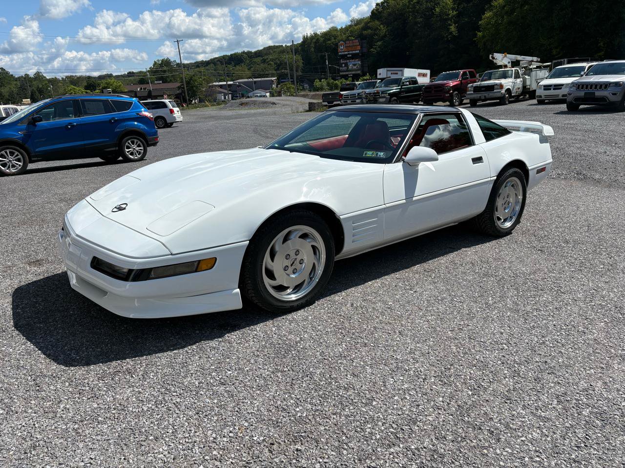 Used 1994 Chevrolet Corvette Coupe RWD image 3