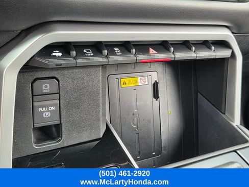 Used 2023 Toyota Tundra Platinum AWD/4WD image 25