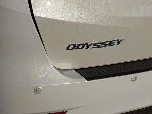 Used 2024 Honda Odyssey Elite image 6