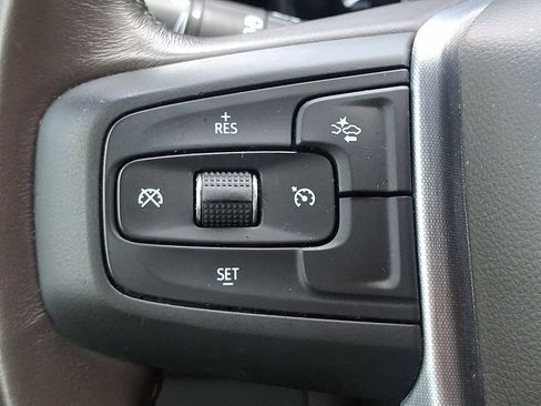 Used 2023 GMC Yukon XL SLT AWD/4WD image 24